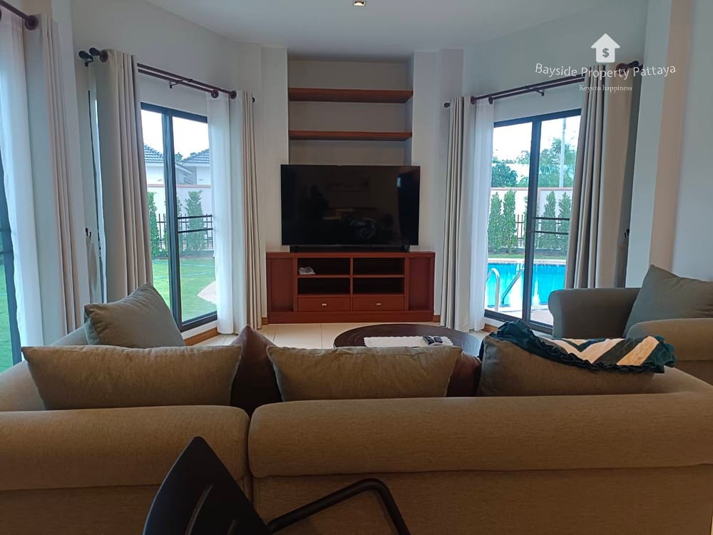 Spacious 4-Bedroom Pool Villa for Rent in East Pattaya 9