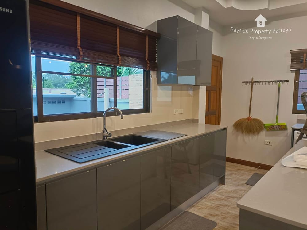 Spacious 4-Bedroom Pool Villa for Rent in East Pattaya 18