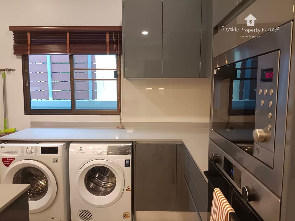 Spacious 4-Bedroom Pool Villa for Rent in East Pattaya 19