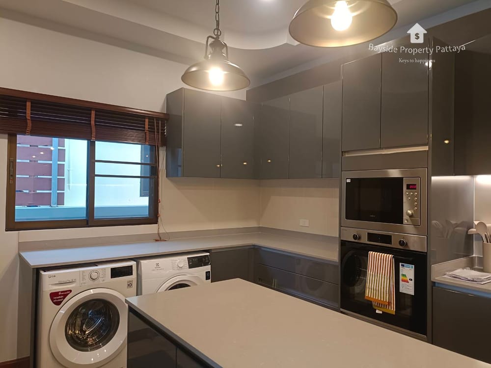 Spacious 4-Bedroom Pool Villa for Rent in East Pattaya 21