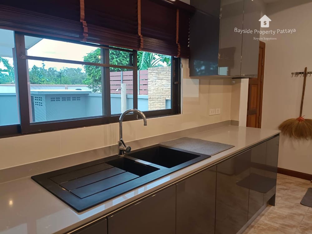 Spacious 4-Bedroom Pool Villa for Rent in East Pattaya 22