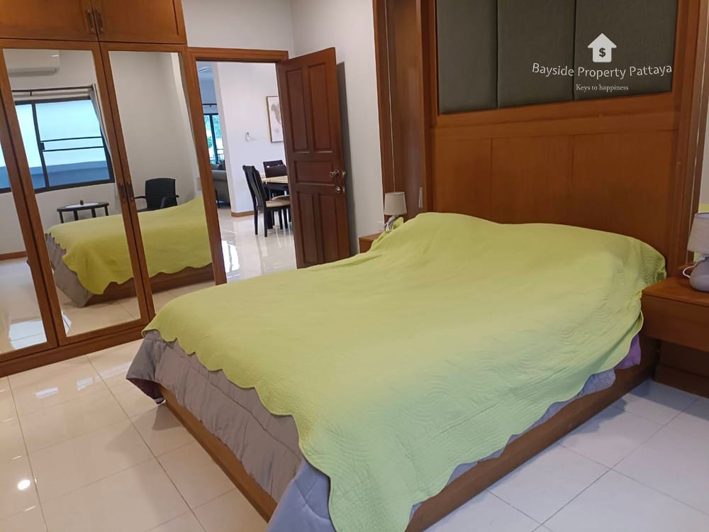 Spacious 4-Bedroom Pool Villa for Rent in East Pattaya 29