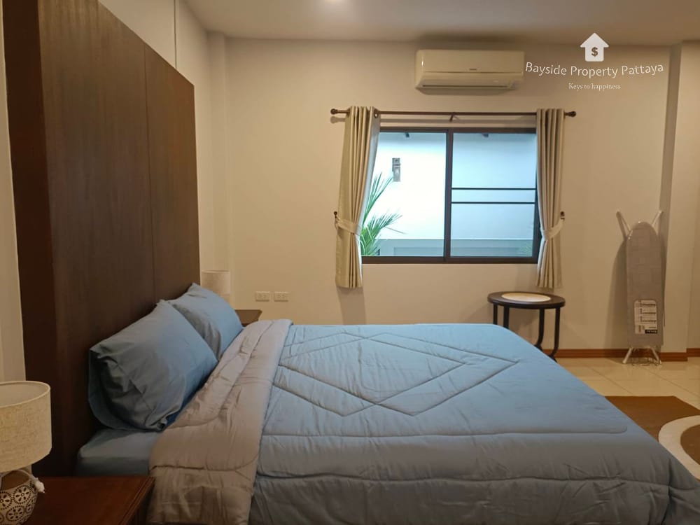Spacious 4-Bedroom Pool Villa for Rent in East Pattaya 54