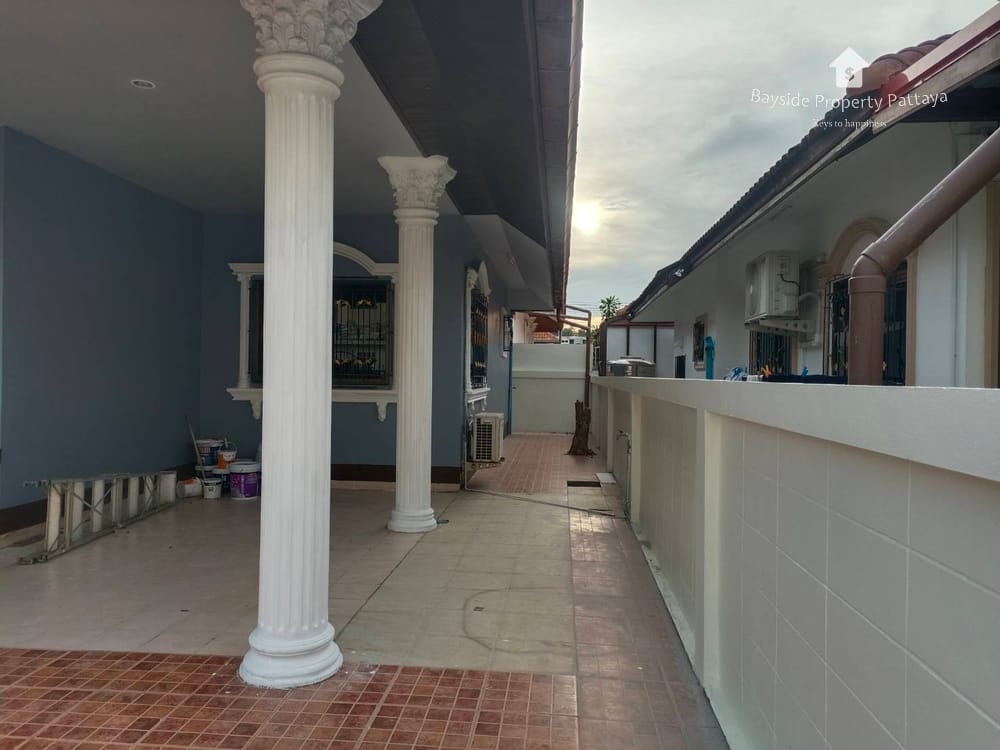 Eckreihenhaus (2 Schlafzimmer) mit Klimaanlage zum Verkauf in Pattaya City 6