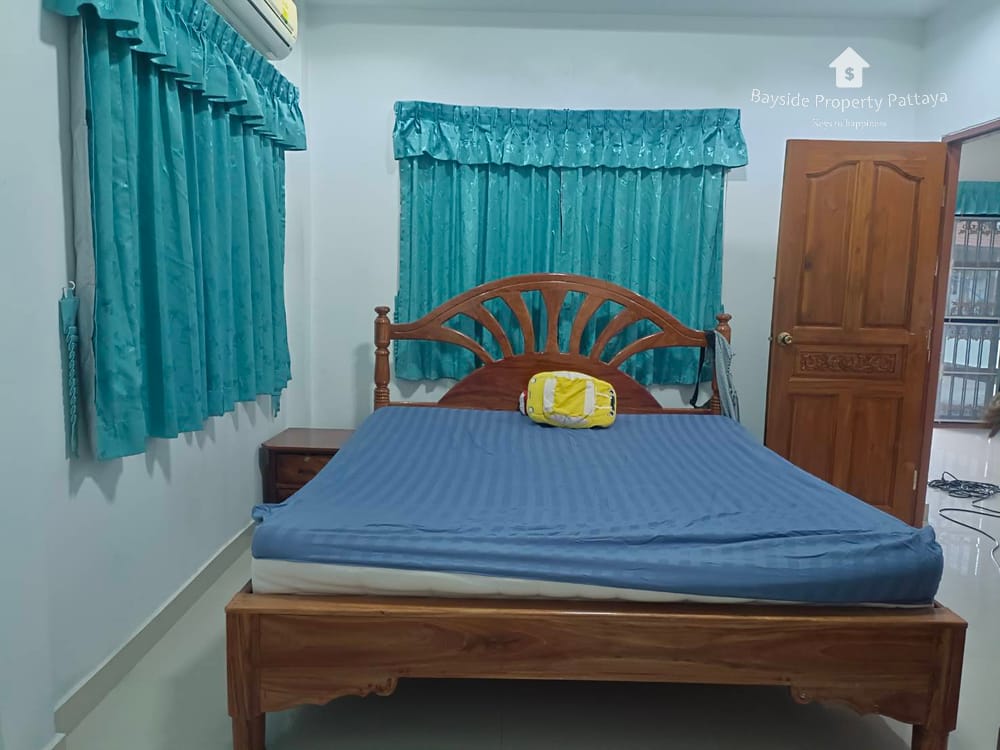 Eckreihenhaus (2 Schlafzimmer) mit Klimaanlage zum Verkauf in Pattaya City 7