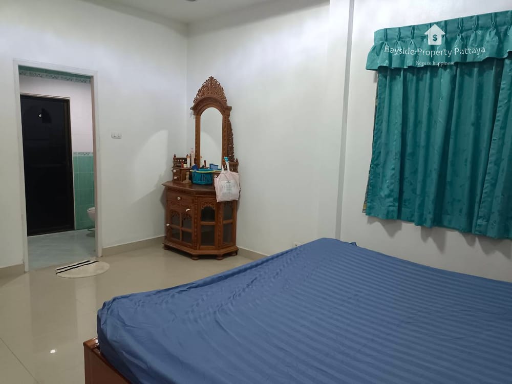 Eckreihenhaus (2 Schlafzimmer) mit Klimaanlage zum Verkauf in Pattaya City 16