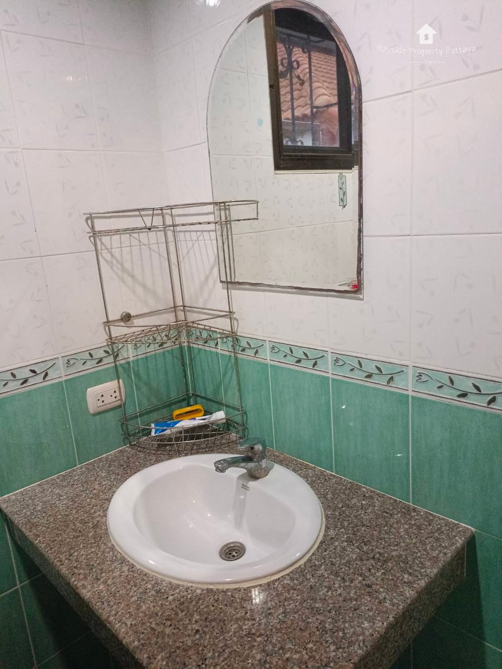 Eckreihenhaus (2 Schlafzimmer) mit Klimaanlage zum Verkauf in Pattaya City 19