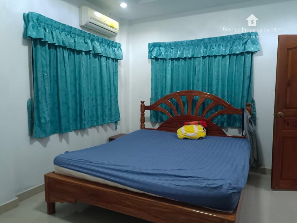 Eckreihenhaus (2 Schlafzimmer) mit Klimaanlage zum Verkauf in Pattaya City 23