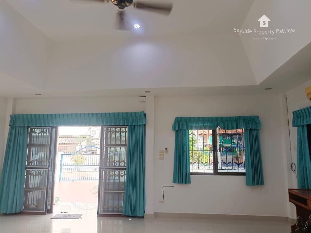 Eckreihenhaus (2 Schlafzimmer) mit Klimaanlage zum Verkauf in Pattaya City 26