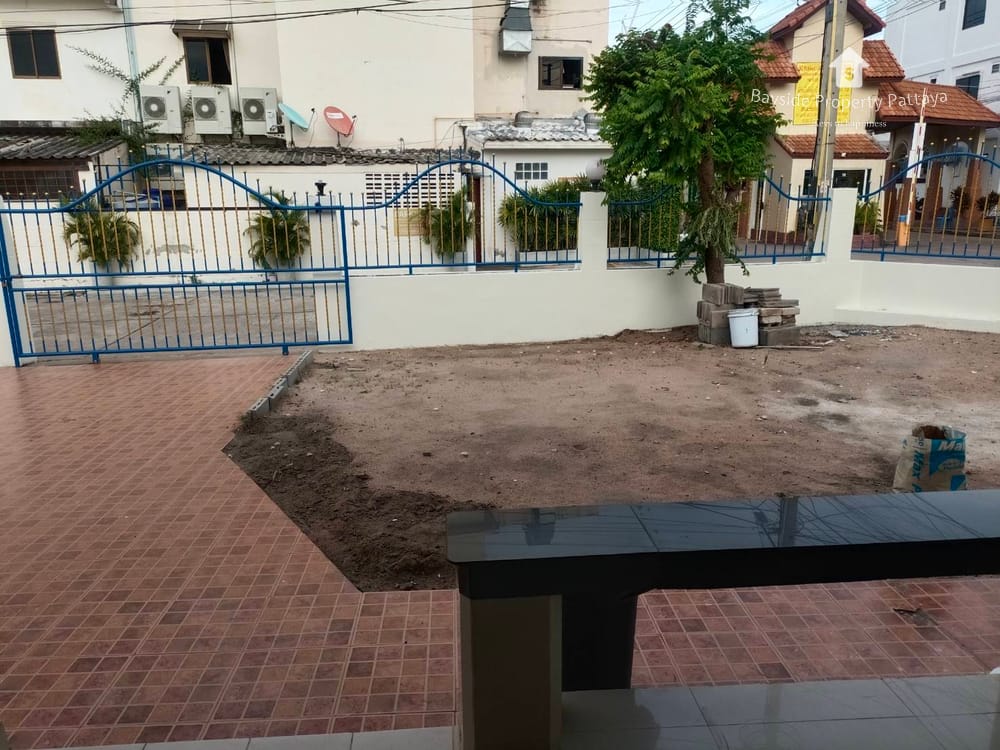 Eckreihenhaus (2 Schlafzimmer) mit Klimaanlage zum Verkauf in Pattaya City 28