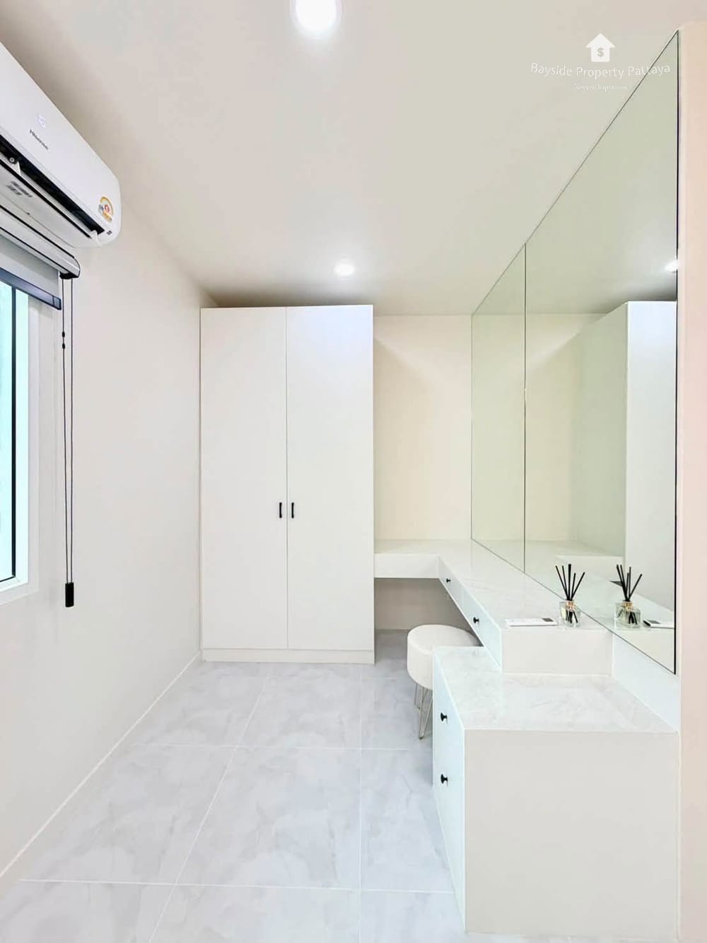 3-Bedroom Townhouse for Sale in Bann Pruksa Boonsampan, Central Pattaya with Air Conditioning 15