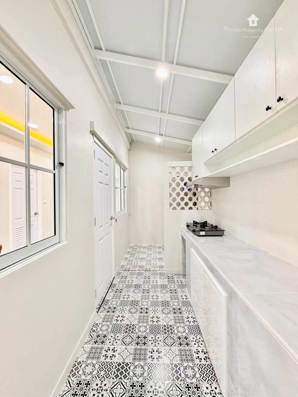 3-Bedroom Townhouse for Sale in Bann Pruksa Boonsampan, Central Pattaya with Air Conditioning 17