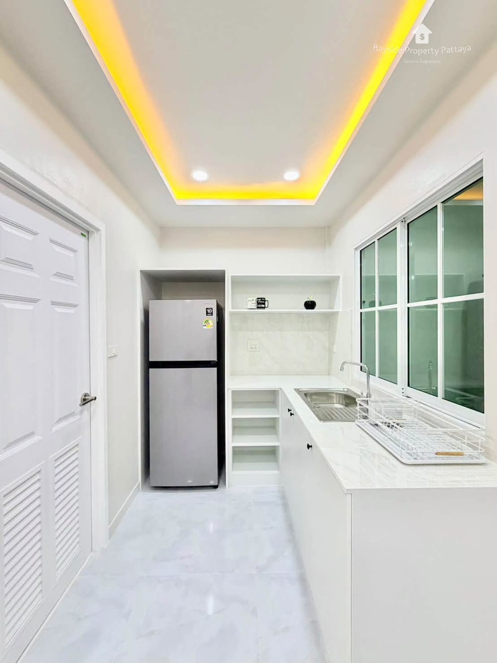 3-Bedroom Townhouse for Sale in Bann Pruksa Boonsampan, Central Pattaya with Air Conditioning 12
