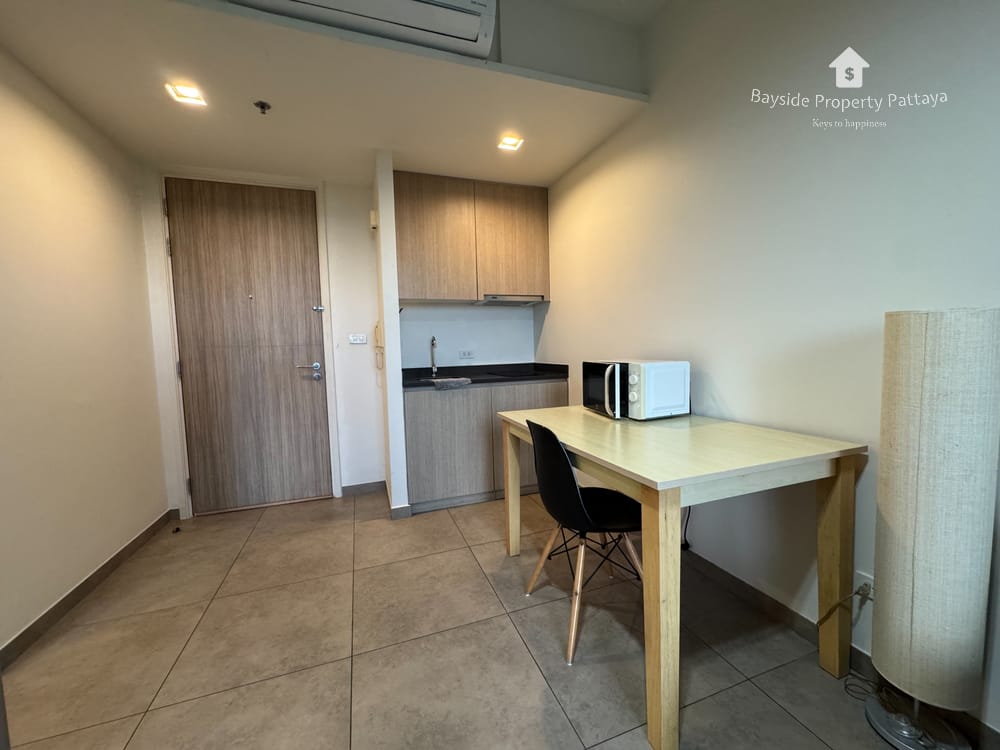 Sea View 1-Bedroom Condo for Rent in Unixx South Pattaya with 24/7 Security 2