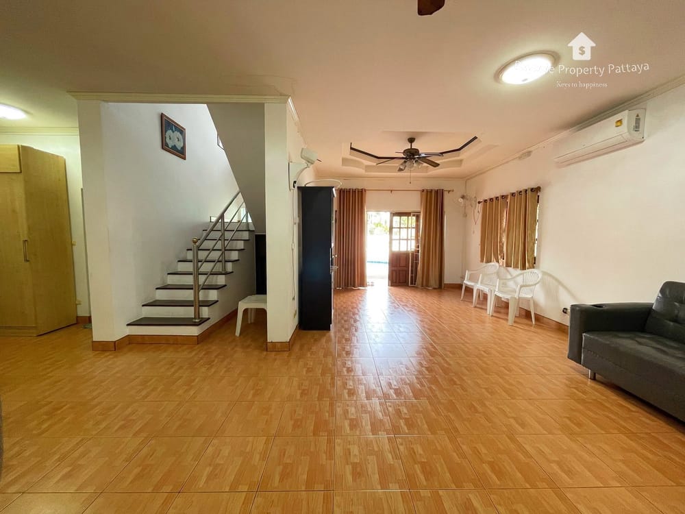 Spacious 4-Bedroom House for Sale and Rent in Na Kluea, Pattaya with City View and Air Conditioning 3