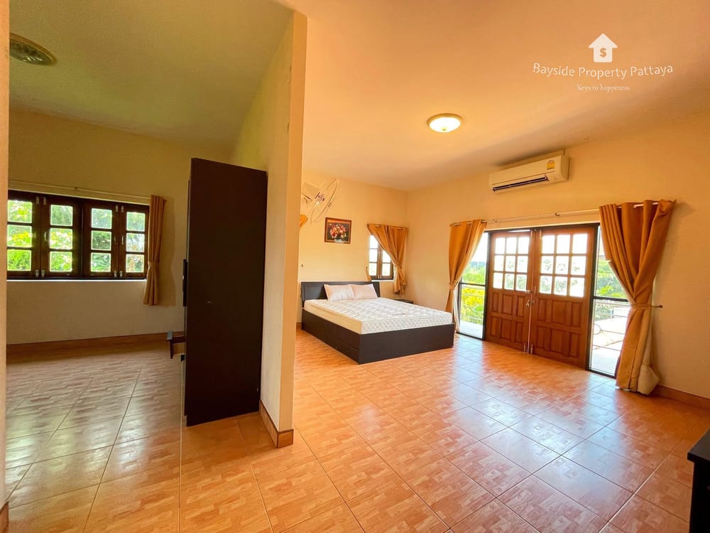 Spacious 4-Bedroom House for Sale and Rent in Na Kluea, Pattaya with City View and Air Conditioning 6