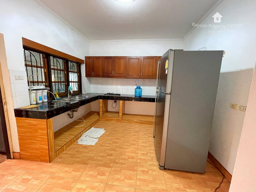 Spacious 4-Bedroom House for Sale and Rent in Na Kluea, Pattaya with City View and Air Conditioning 7
