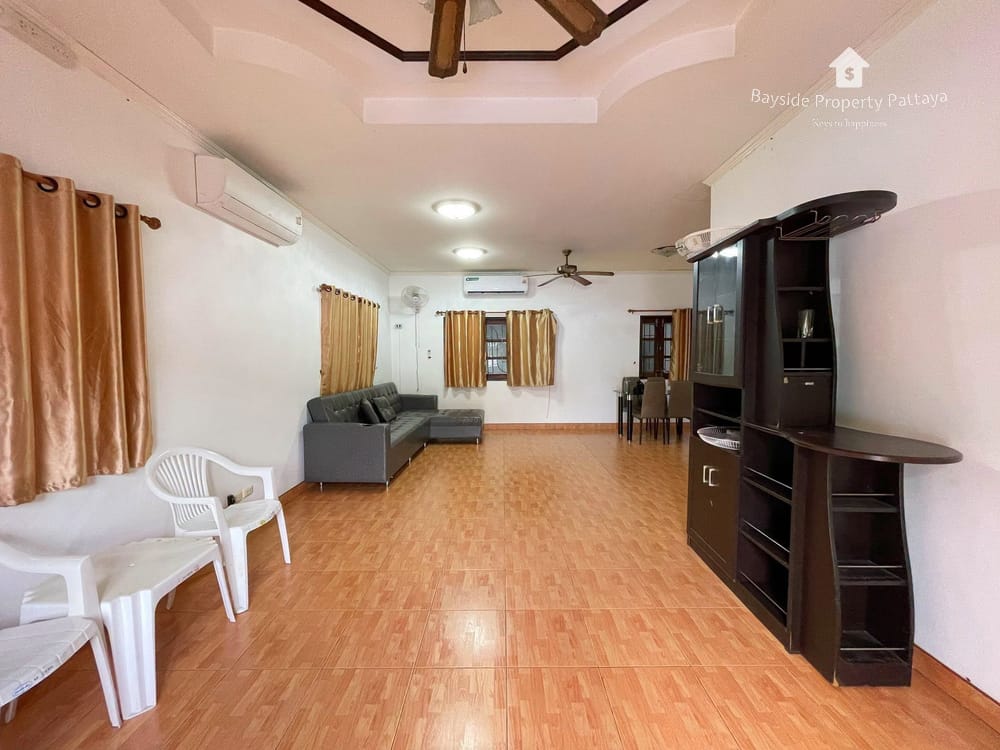 Spacious 4-Bedroom House for Sale and Rent in Na Kluea, Pattaya with City View and Air Conditioning 12