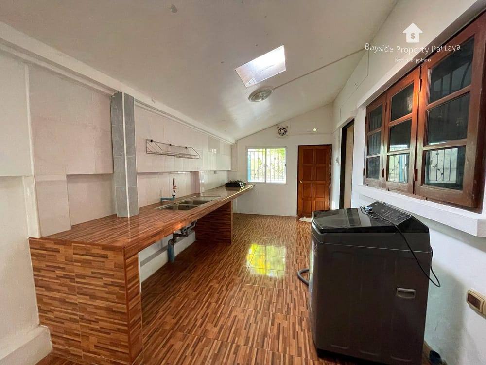 Spacious 4-Bedroom House for Sale and Rent in Na Kluea, Pattaya with City View and Air Conditioning 14
