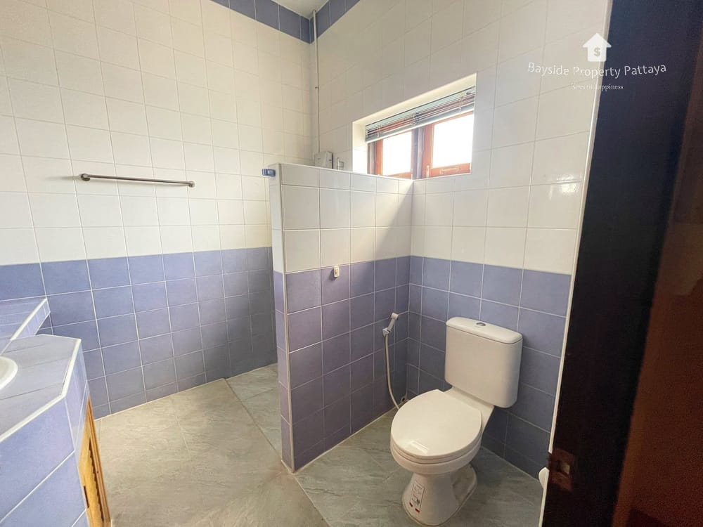 Spacious 4-Bedroom House for Sale and Rent in Na Kluea, Pattaya with City View and Air Conditioning 15