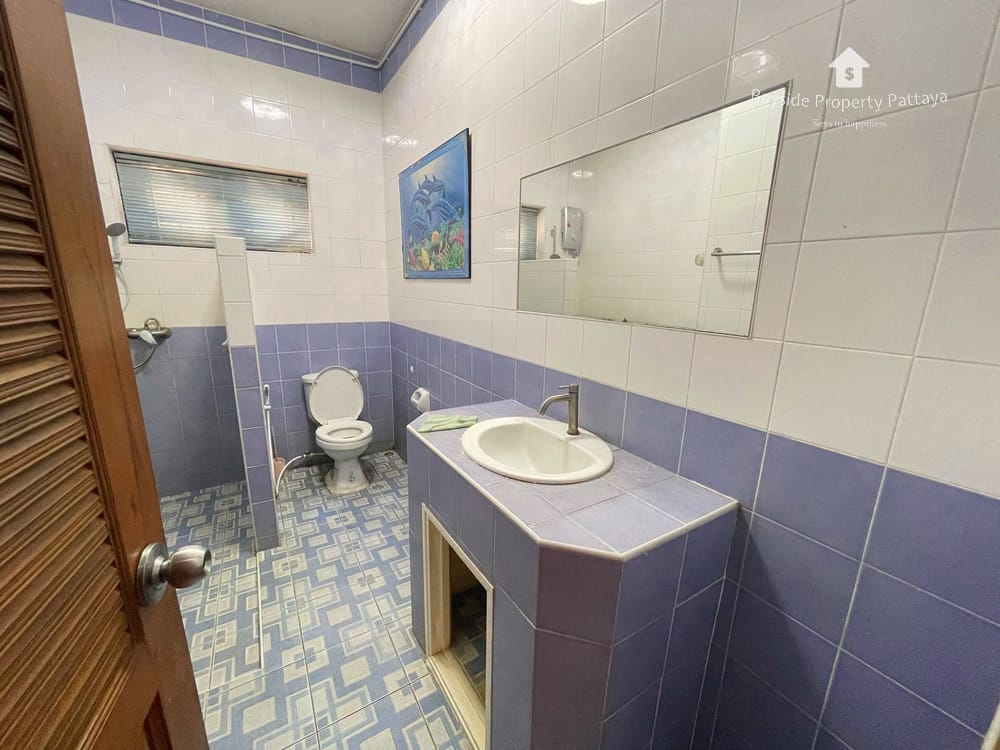 Spacious 4-Bedroom House for Sale and Rent in Na Kluea, Pattaya with City View and Air Conditioning 16