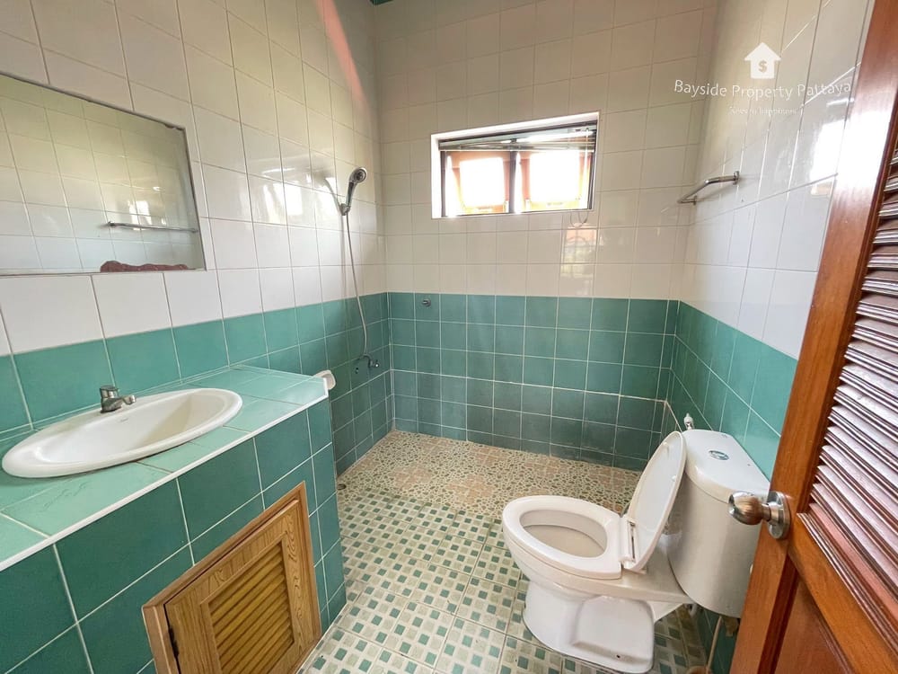 Spacious 4-Bedroom House for Sale and Rent in Na Kluea, Pattaya with City View and Air Conditioning 17