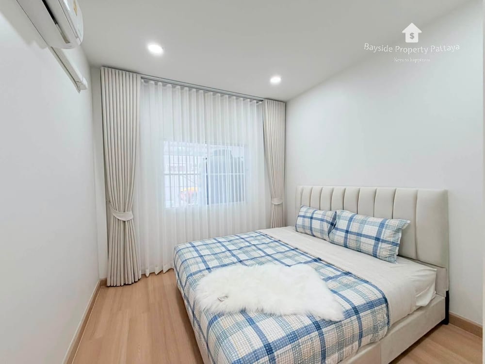 2-Bedroom Townhouse for Sale in Eakmongkol Village 4, East Pattaya 5
