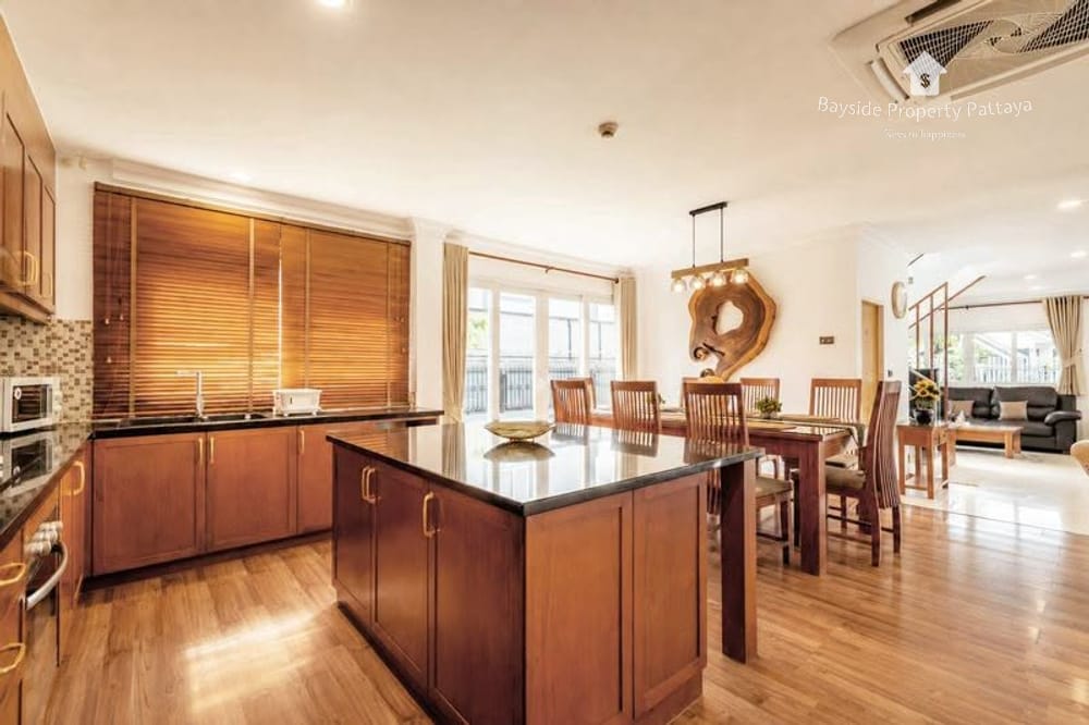Spacious 5-Bedroom Villa for Rent at View Point Villa, Jomtien with City Views 5