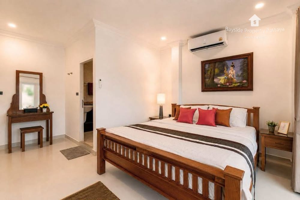 Spacious 5-Bedroom Villa for Rent at View Point Villa, Jomtien with City Views 14