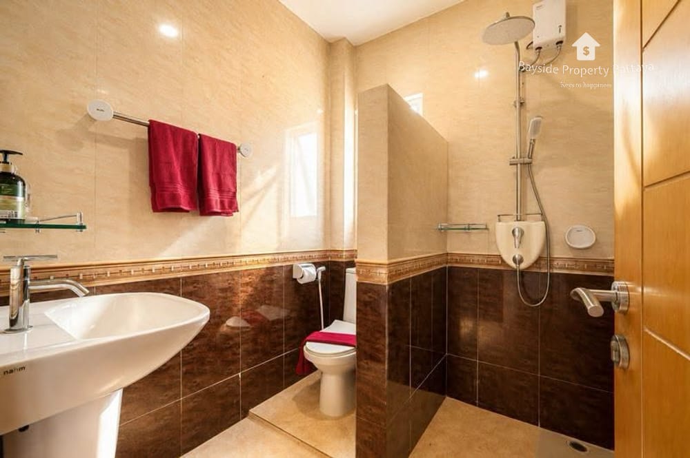 Spacious 5-Bedroom Villa for Rent at View Point Villa, Jomtien with City Views 18