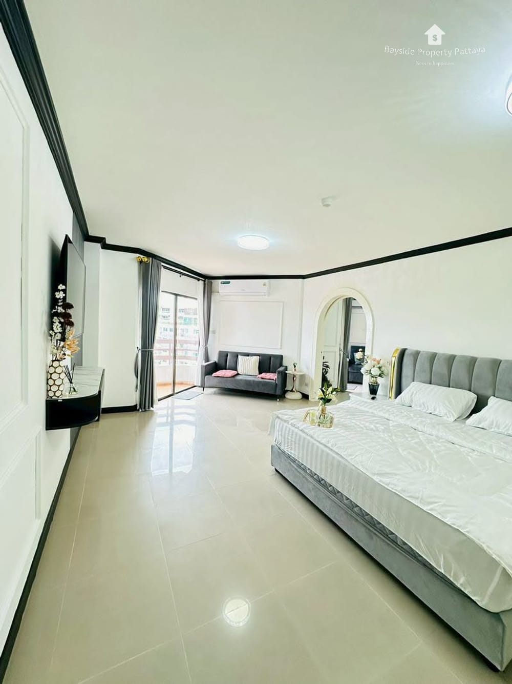 Stunning 1-Bedroom Sea View Condo for Sale at Keang Talay Condominium, Pratumnak 11