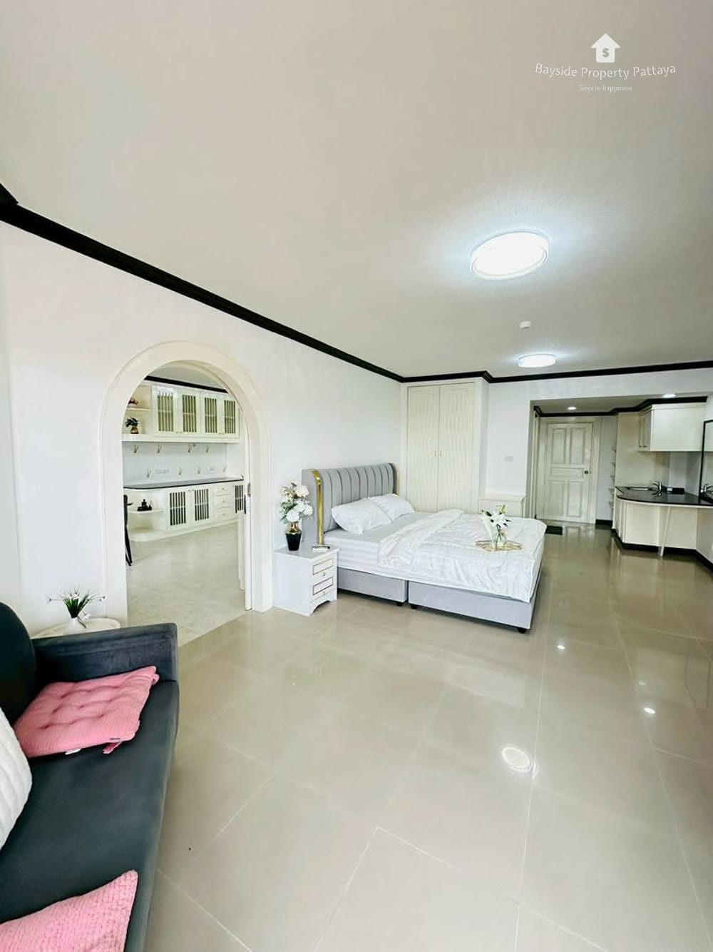 Stunning 1-Bedroom Sea View Condo for Sale at Keang Talay Condominium, Pratumnak 17