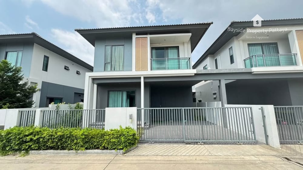 Spacious 3-Bedroom House with City View for Sale in Nong Pla Lai, Pattaya 1