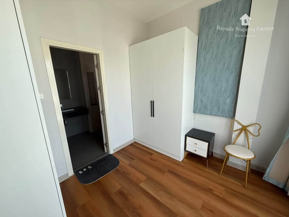 Spacious 3-Bedroom House with City View for Sale in Nong Pla Lai, Pattaya 6