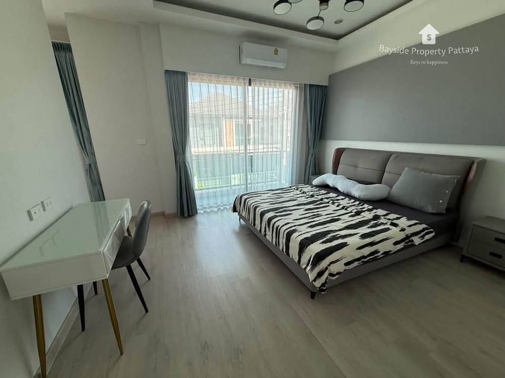 Spacious 3-Bedroom House with City View for Sale in Nong Pla Lai, Pattaya 3