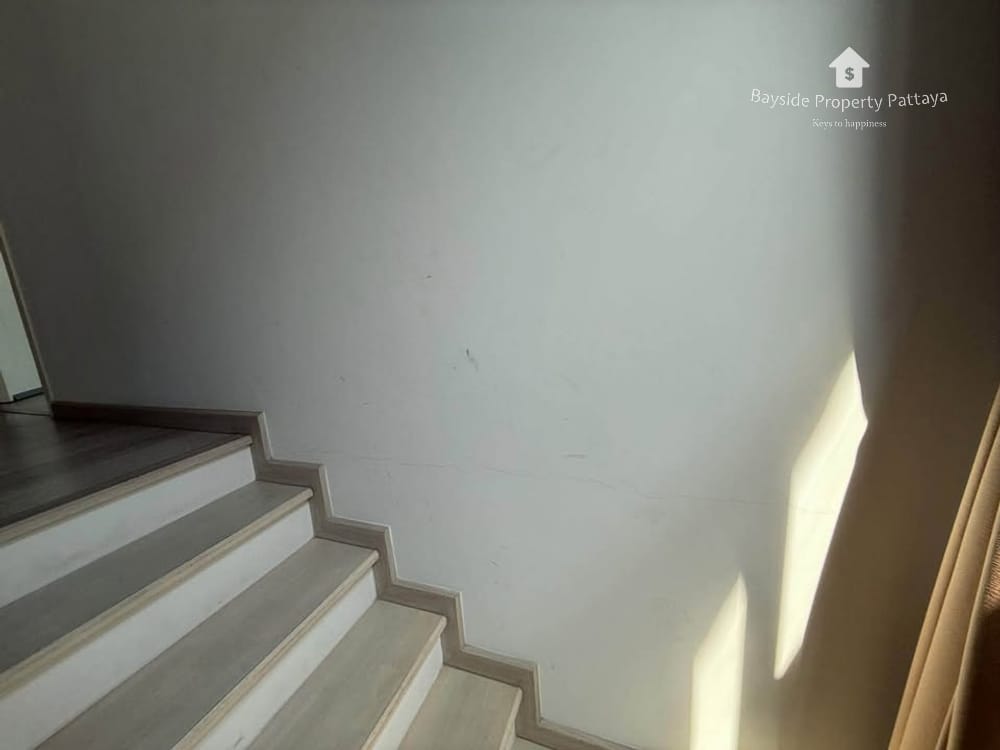 Spacious 3-Bedroom House with City View for Sale in Nong Pla Lai, Pattaya 9