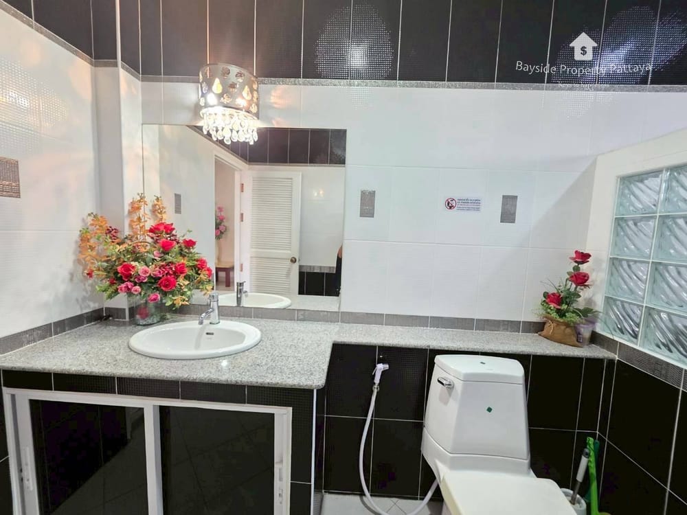 Spacious 3-Bedroom Pool Villa for Sale in Bang Saray, Pattaya with Air Conditioning 8