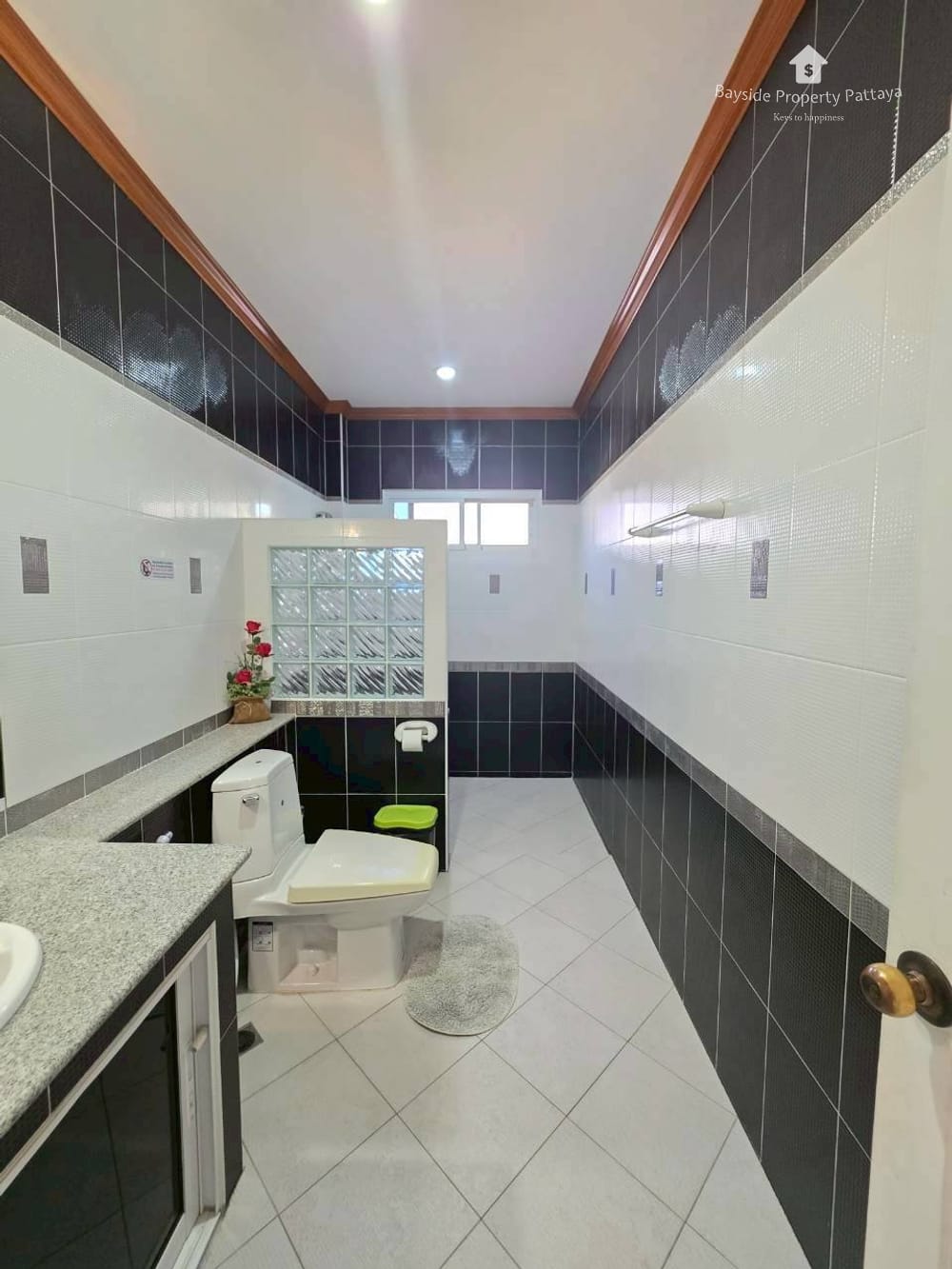 Spacious 3-Bedroom Pool Villa for Sale in Bang Saray, Pattaya with Air Conditioning 21
