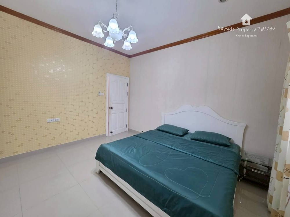 Spacious 3-Bedroom Pool Villa for Sale in Bang Saray, Pattaya with Air Conditioning 24
