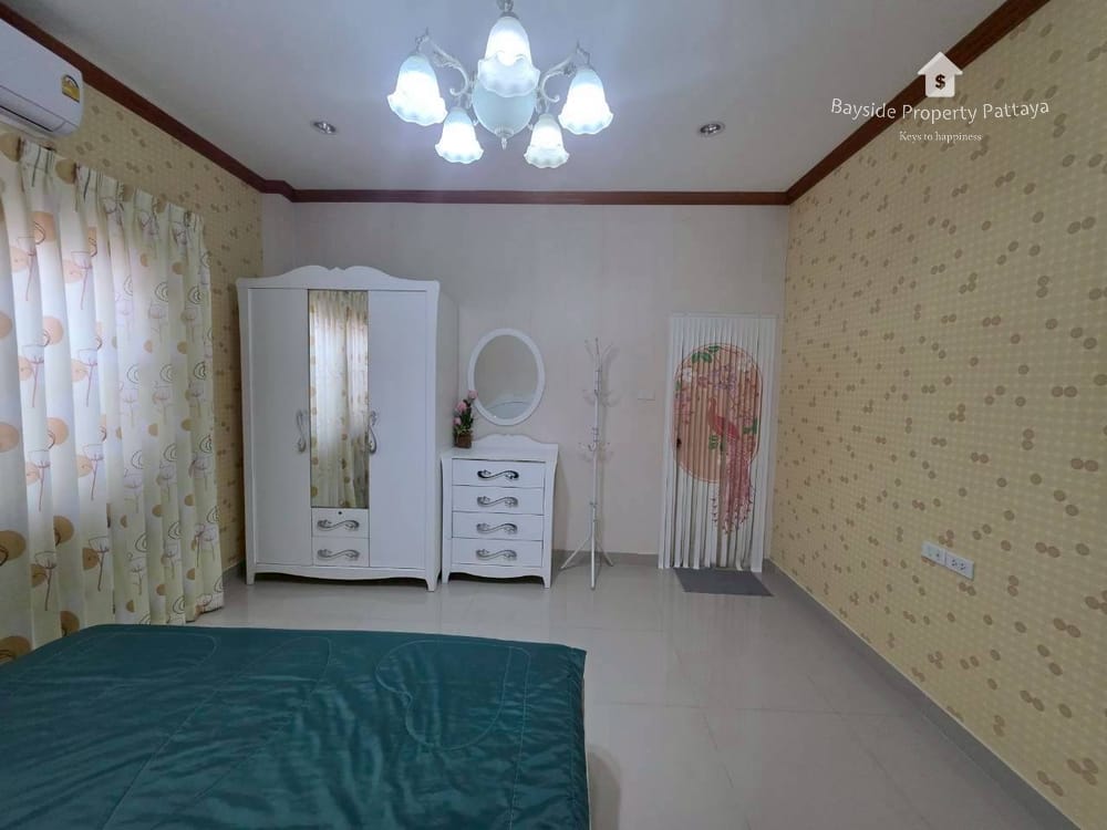 Spacious 3-Bedroom Pool Villa for Sale in Bang Saray, Pattaya with Air Conditioning 28