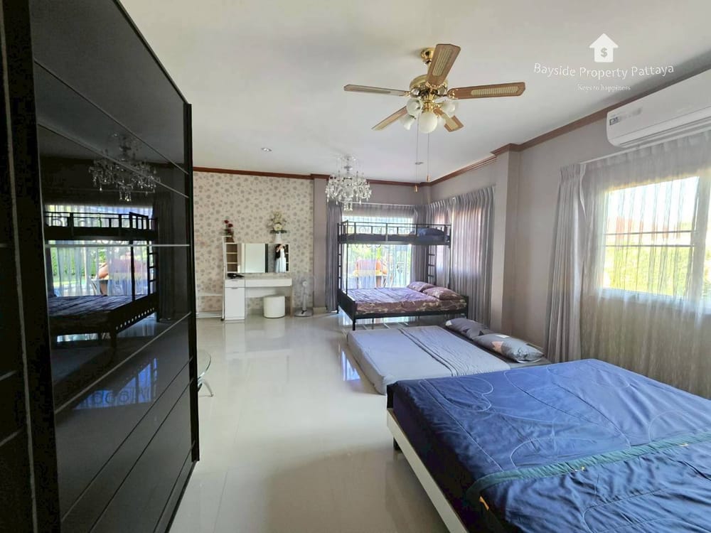Spacious 3-Bedroom Pool Villa for Sale in Bang Saray, Pattaya with Air Conditioning 31