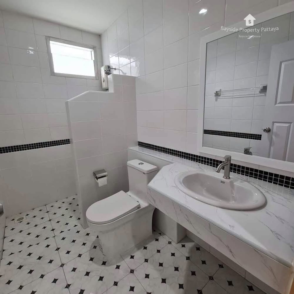 Spacious 3-Bedroom Detached House for Rent in Baan Chalita 2, Pattaya with City View and Air Conditioning 12