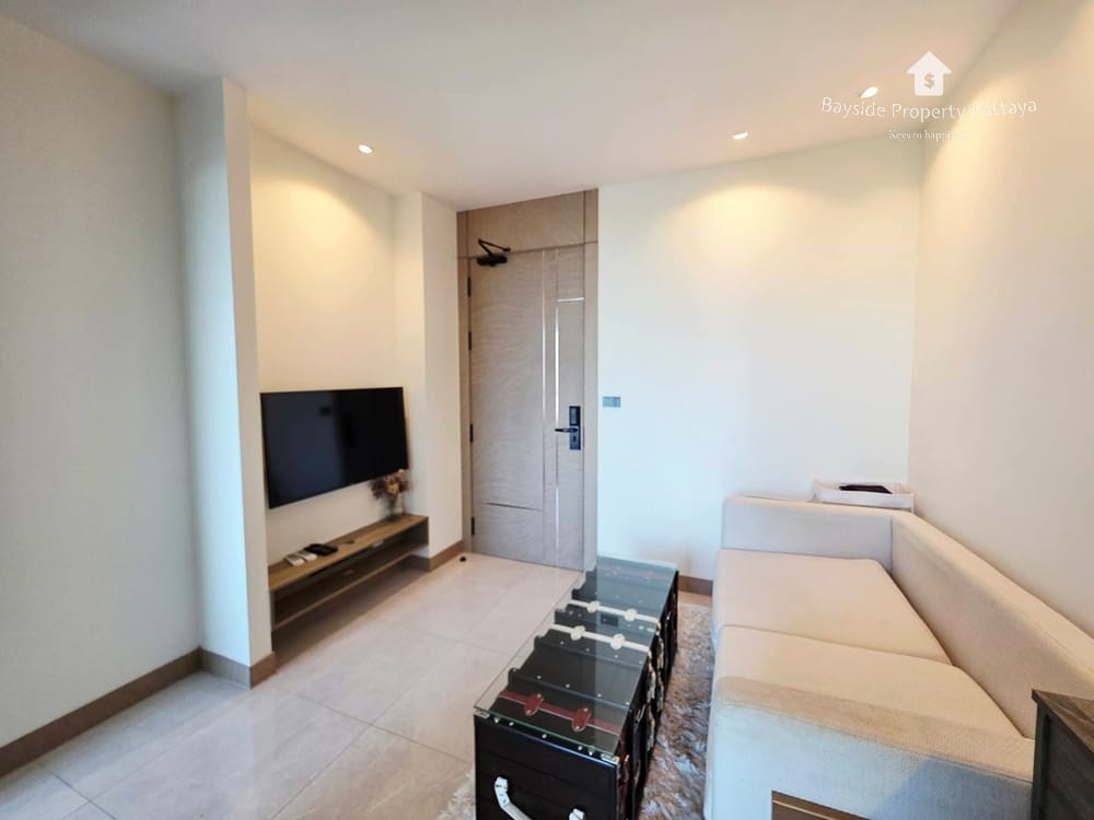 Beachfront 1-Bedroom Condo for Sale at The Riviera Ocean Drive, Jomtien Pattaya with 24/7 Security 6