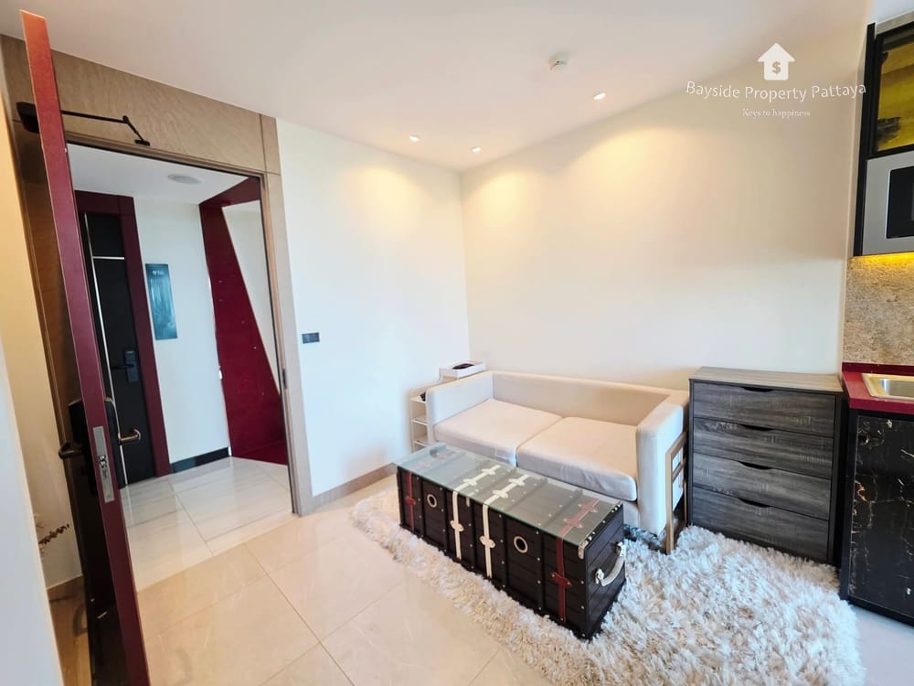 Beachfront 1-Bedroom Condo for Sale at The Riviera Ocean Drive, Jomtien Pattaya with 24/7 Security 4