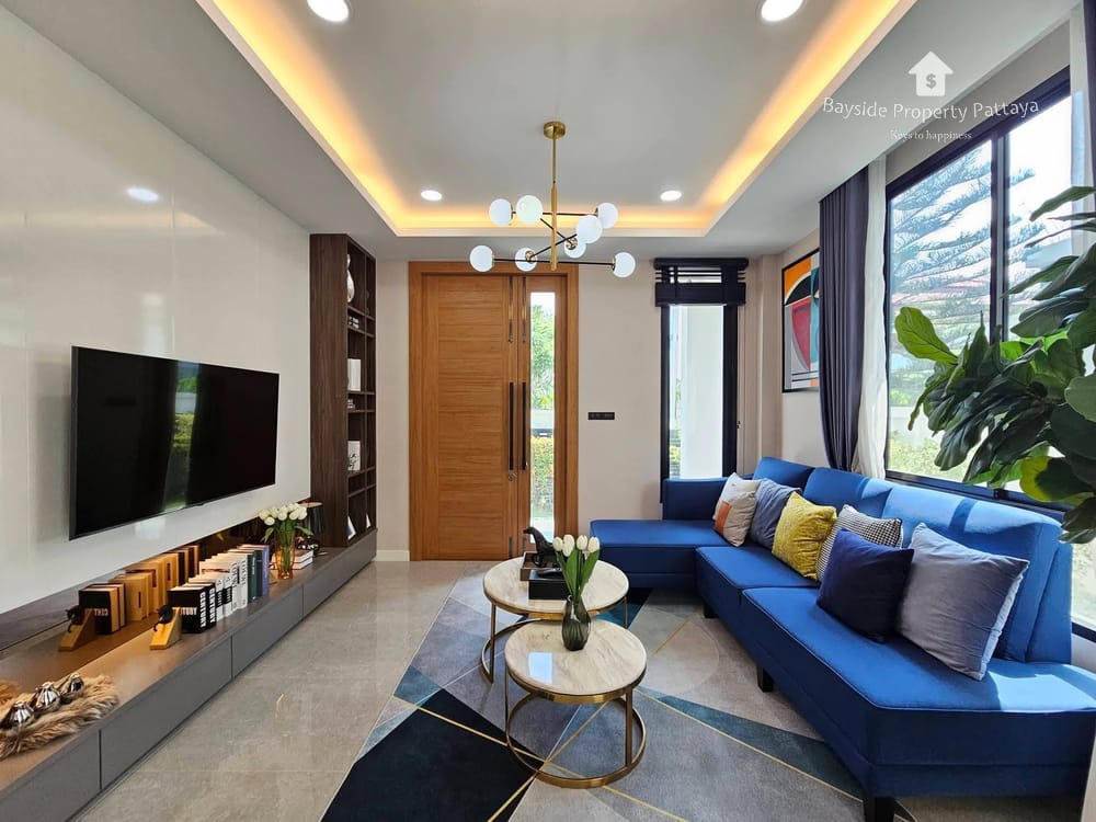 Spacious 4-Bedroom Villa for Sale in East Pattaya - Pet Friendly with Air Conditioning 3