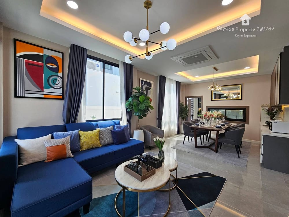 Spacious 4-Bedroom Villa for Sale in East Pattaya - Pet Friendly with Air Conditioning 4