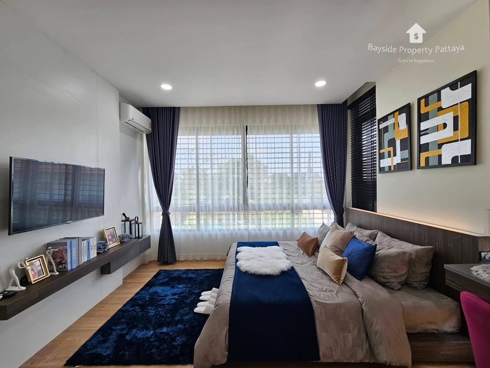 Spacious 4-Bedroom Villa for Sale in East Pattaya - Pet Friendly with Air Conditioning 9