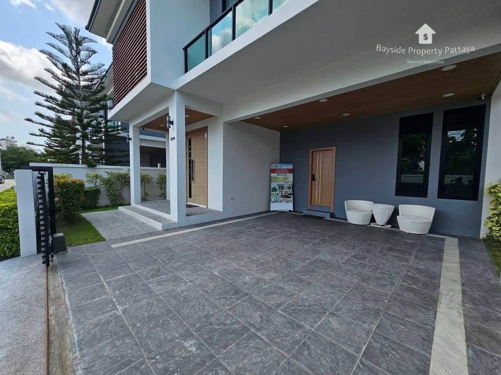 Spacious 4-Bedroom Villa for Sale in East Pattaya - Pet Friendly with Air Conditioning 11
