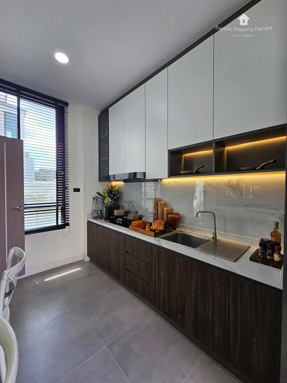 Spacious 4-Bedroom Villa for Sale in East Pattaya - Pet Friendly with Air Conditioning 14
