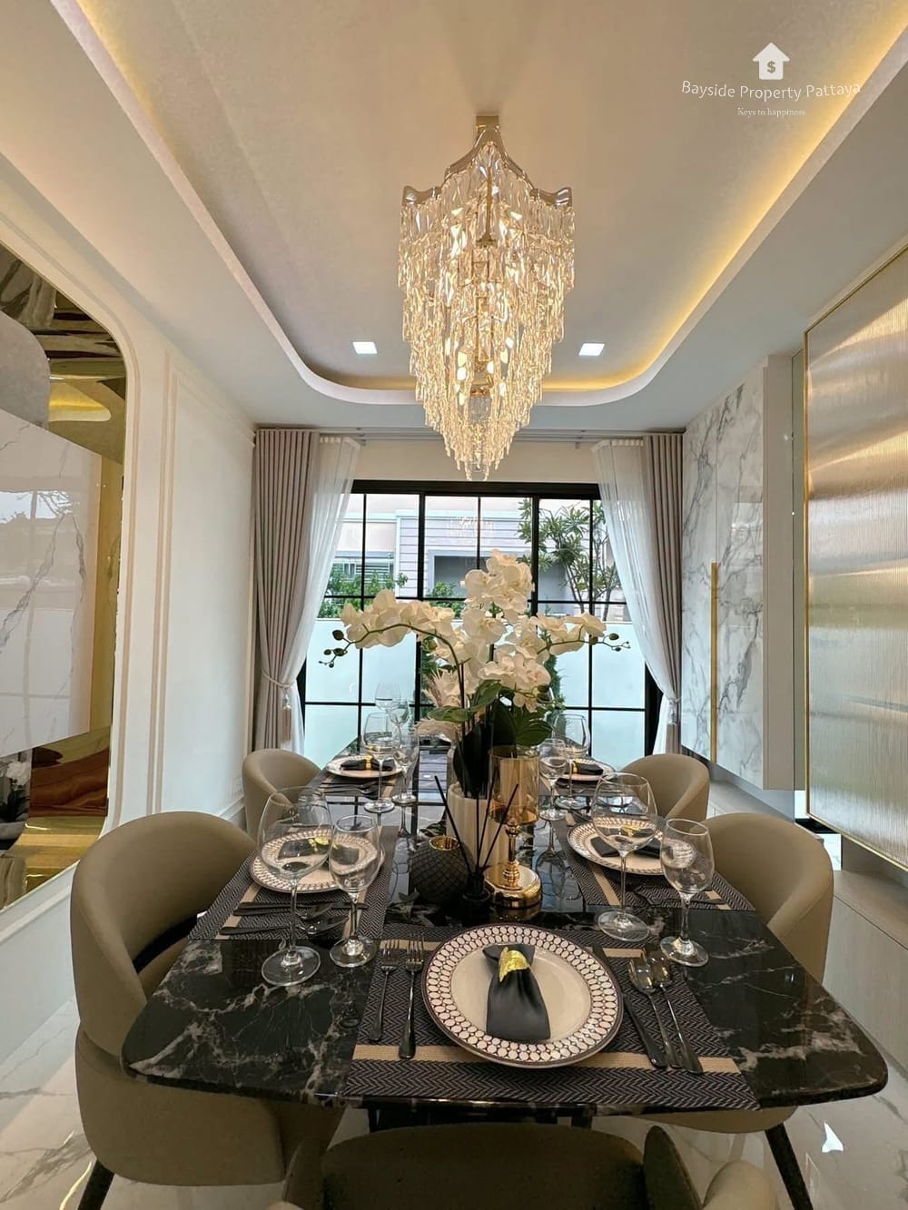 Großzügige 5-Schlafzimmer Poolvilla mit Stadtblick in Jomtien, Pattaya zum Verkauf 4